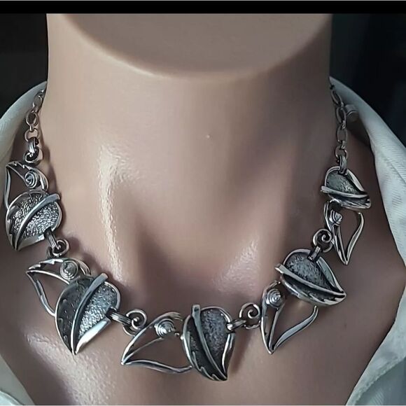 Sarah Coventry Jewelry - Vintage Sarah Coventry Silver Tone Choker Necklace 18"L